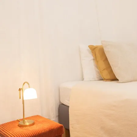 Apartment Heart Of Sleeps 8 Stylish 2 Bath Lisbon