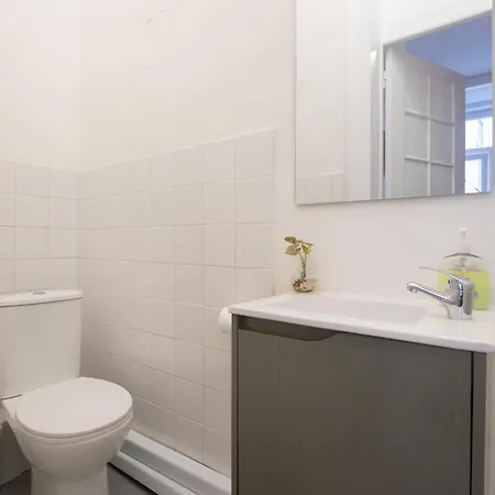 Heart Of Sleeps 8 Stylish 2 Bath Apartment