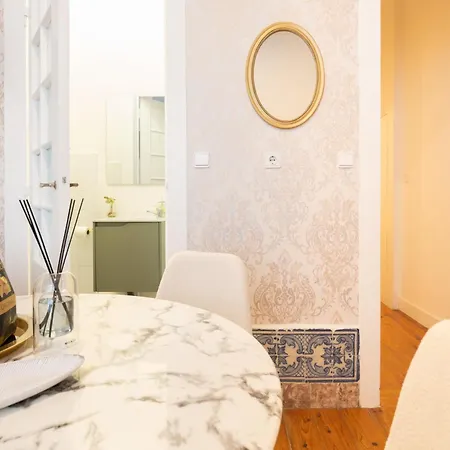 Apartment Heart Of Sleeps 8 Stylish 2 Bath