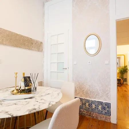 Heart Of Sleeps 8 Stylish 2 Bath Apartment Lisbon