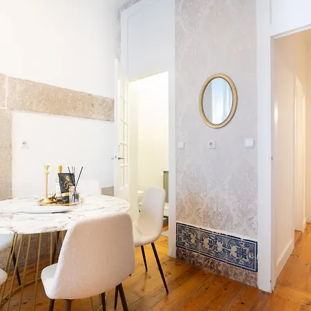 Heart Of Sleeps 8 Stylish 2 Bath Apartment