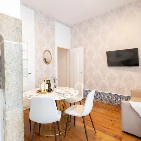 Heart Of Sleeps 8 Stylish 2 Bath